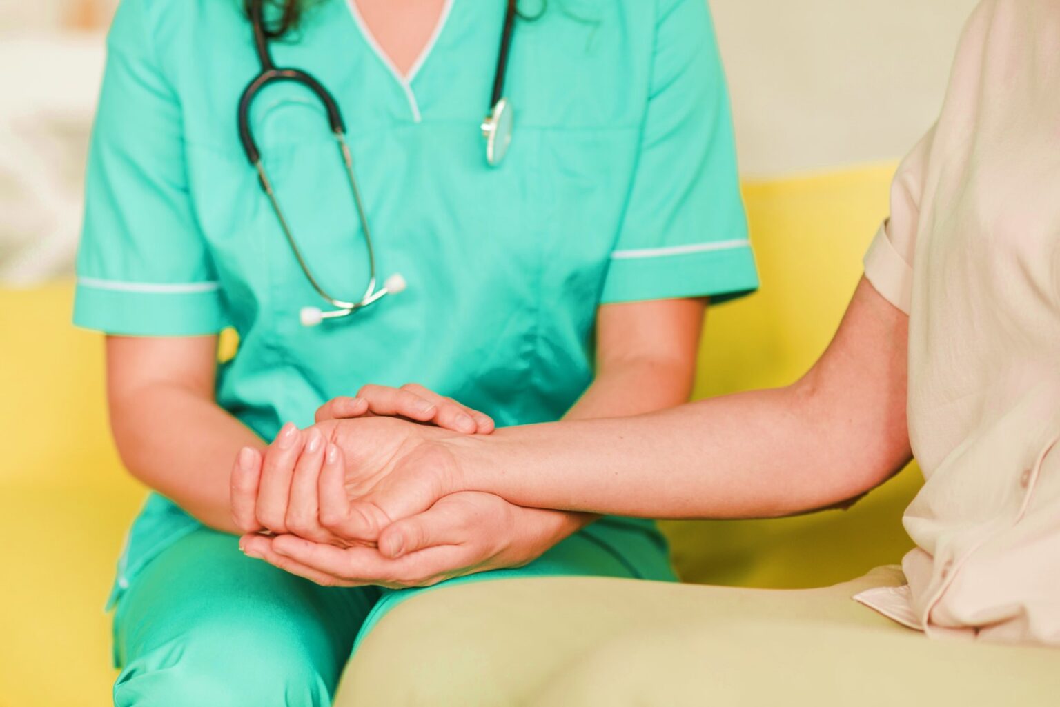 15 Therapeutic Communication Techniques from a Nurse