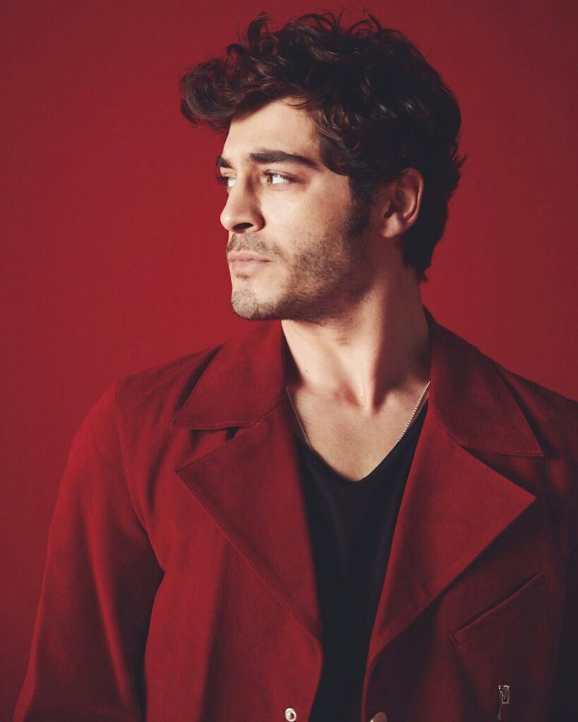Burak-Deniz-Hot-Turkish-Actor-Turkish-men-photos-hairstyle-in-red-shirt