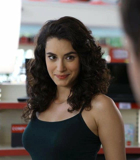 Hande Dogandemir TV Series, Movies, Husband, Everything you Need to Know.