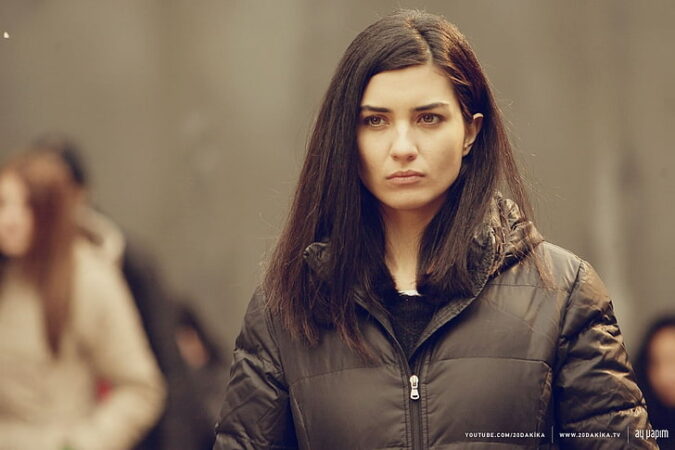 Tuba Buyukustun Short Hair Height, Weight, Husband Kids