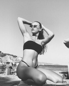 Serenay Sarikaya Age, Net Worth, Height Know Secrets & Hot Pictures