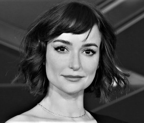 Milana Vayntrub Height Husband Age Net Worth More Secrets