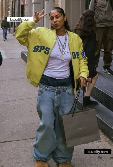 Style Core Aesthetic: How to Rock Baggy Clothes with Confidence Style Core Aesthetic: How to Rock Baggy Clothes with Confidence