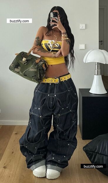 Style Core Aesthetic: How to Rock Baggy Clothes with Confidence
